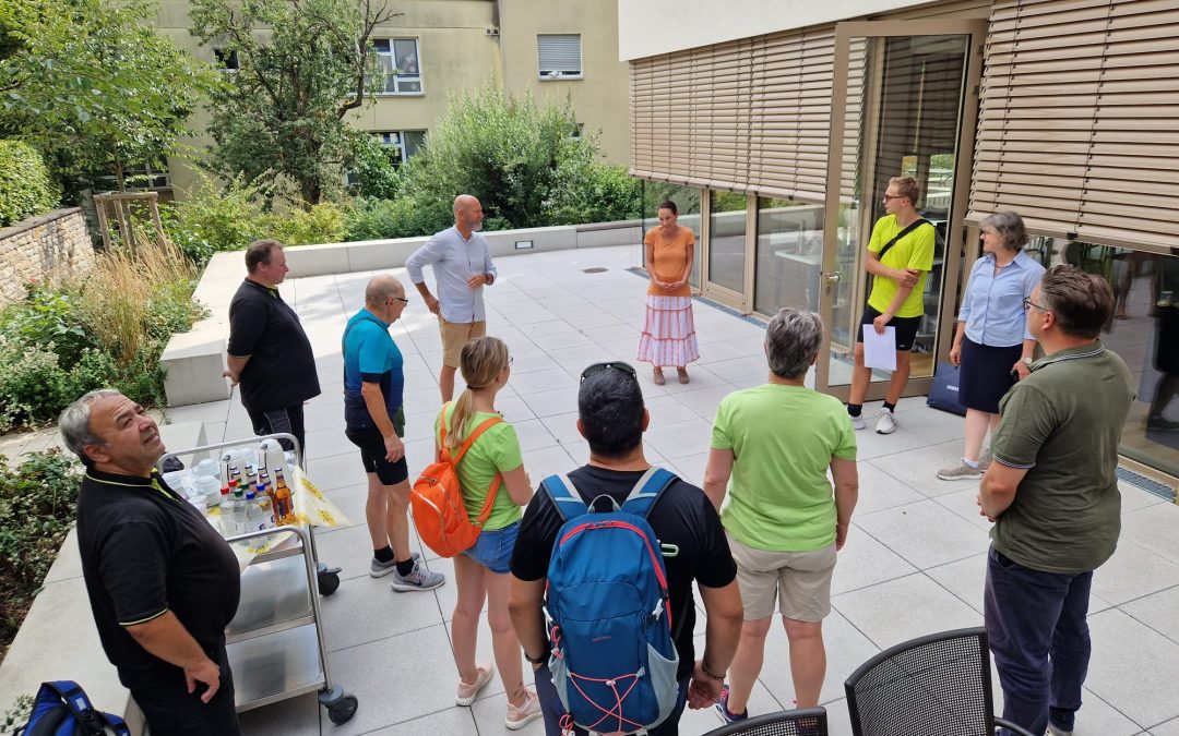 KEMMLER Electronic beim Stadtradeln: Geschäftsführer spendiert allen KARLINUM-Bewohnenden ein Eis