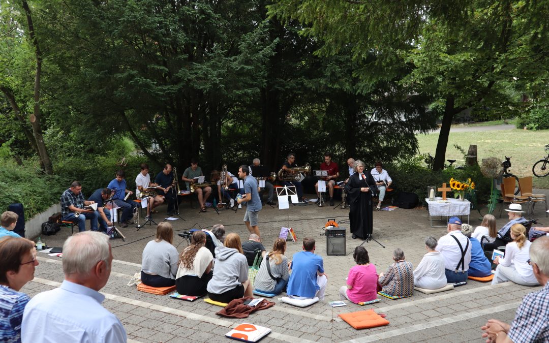 Gottesdienst im Grünen auf der Karlshöhe