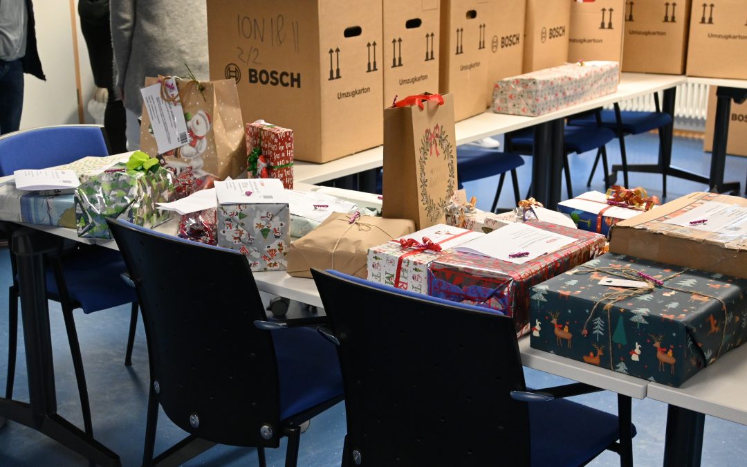 Bosch-Mitarbeitende beschenken Kinder- und Jugendhilfe