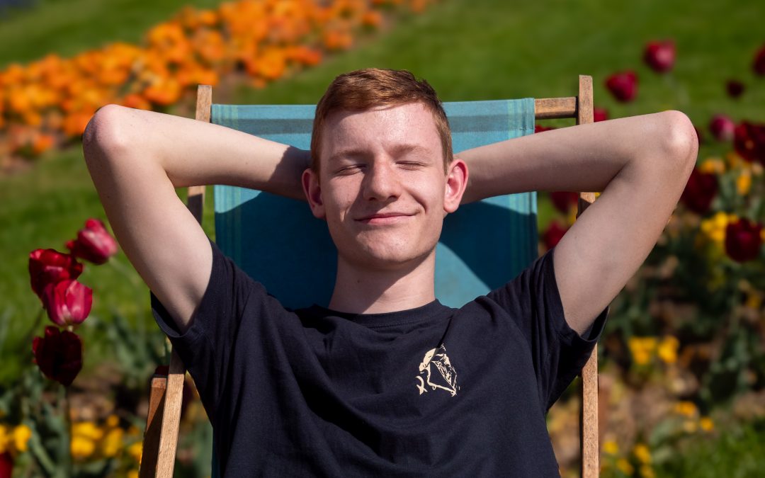 Kaltes Fußbad unterm Schreibtisch