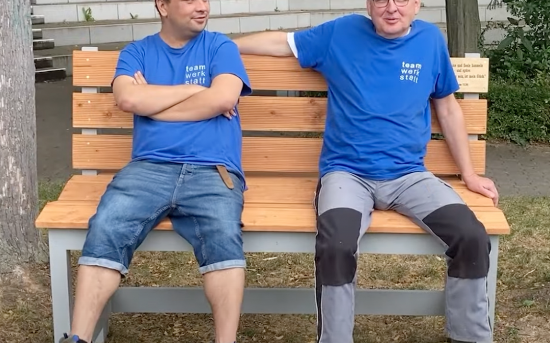 Sommergrüße von der Baumelbank: Die Therapeutische Werkstatt