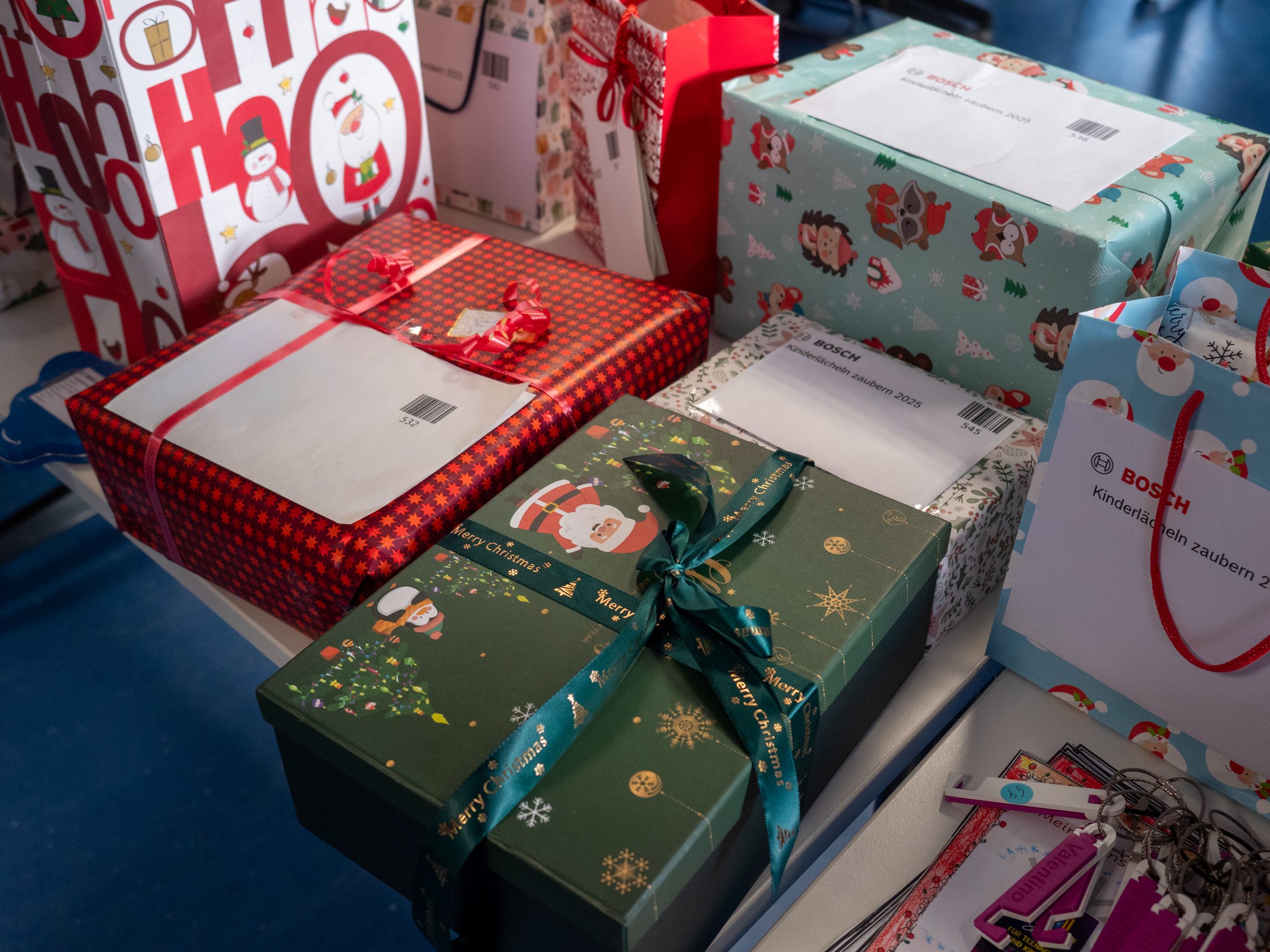 Das Bild zeigt den Flyer vom Adventsweg 2024.