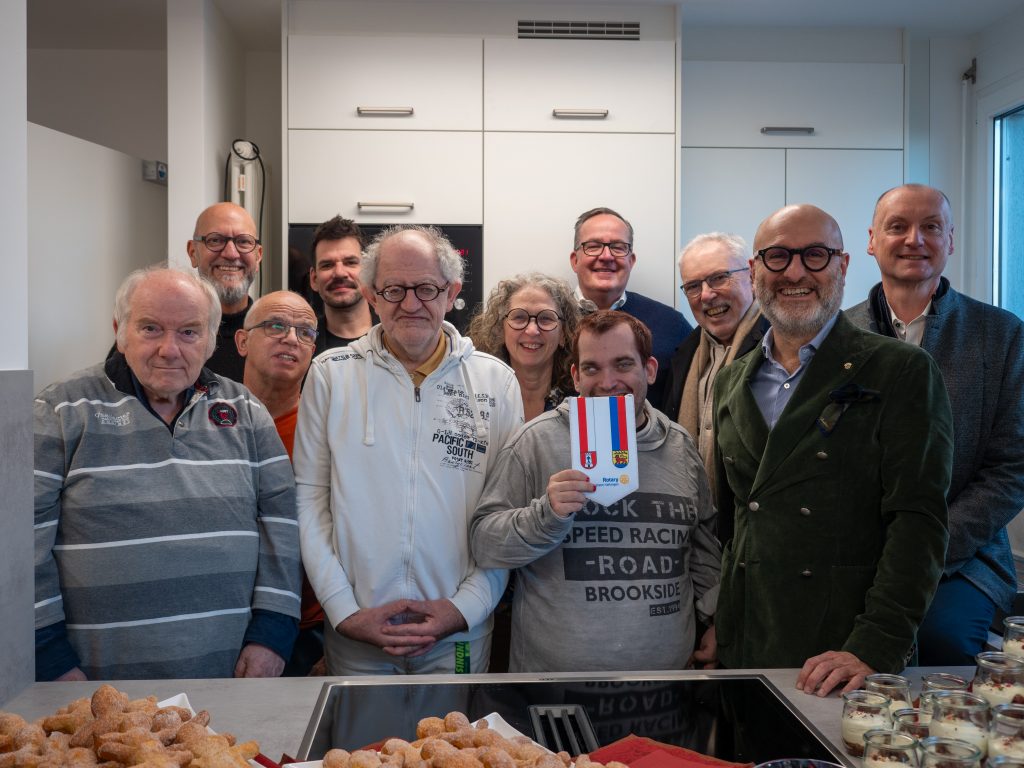 Rotary Club Bietigheim-Vaihingen spendet Küche an die Karlshöhe Ludwigsburg