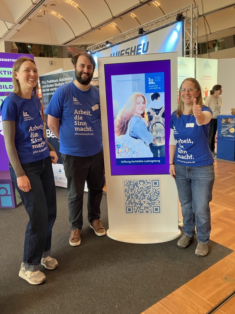 Das Bild zeigt den Flyer zur Kirchenwahl 2025