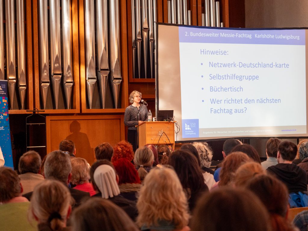 Bundesweiter Messie-Fachtag auf der Karlshöhe: Ursachen verstehen, Betroffene unterstützen